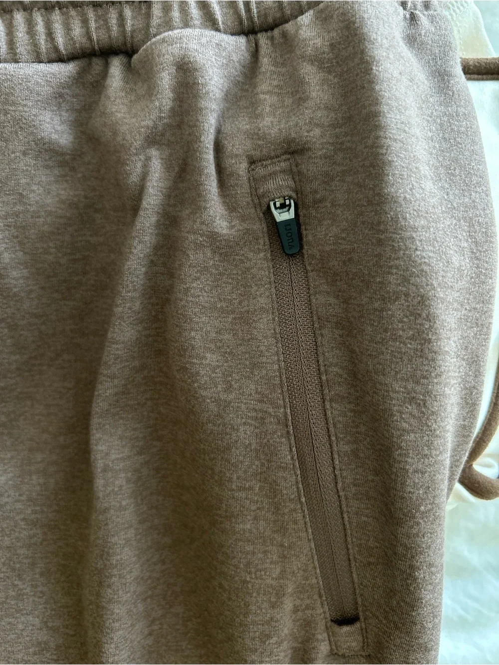 Vuori Men's Dark Brown Drawstring Joggers